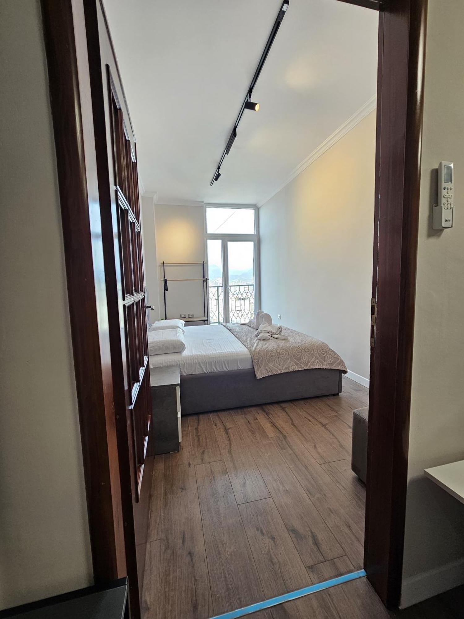 Sky Apartaments City Center Тирана Экстерьер фото