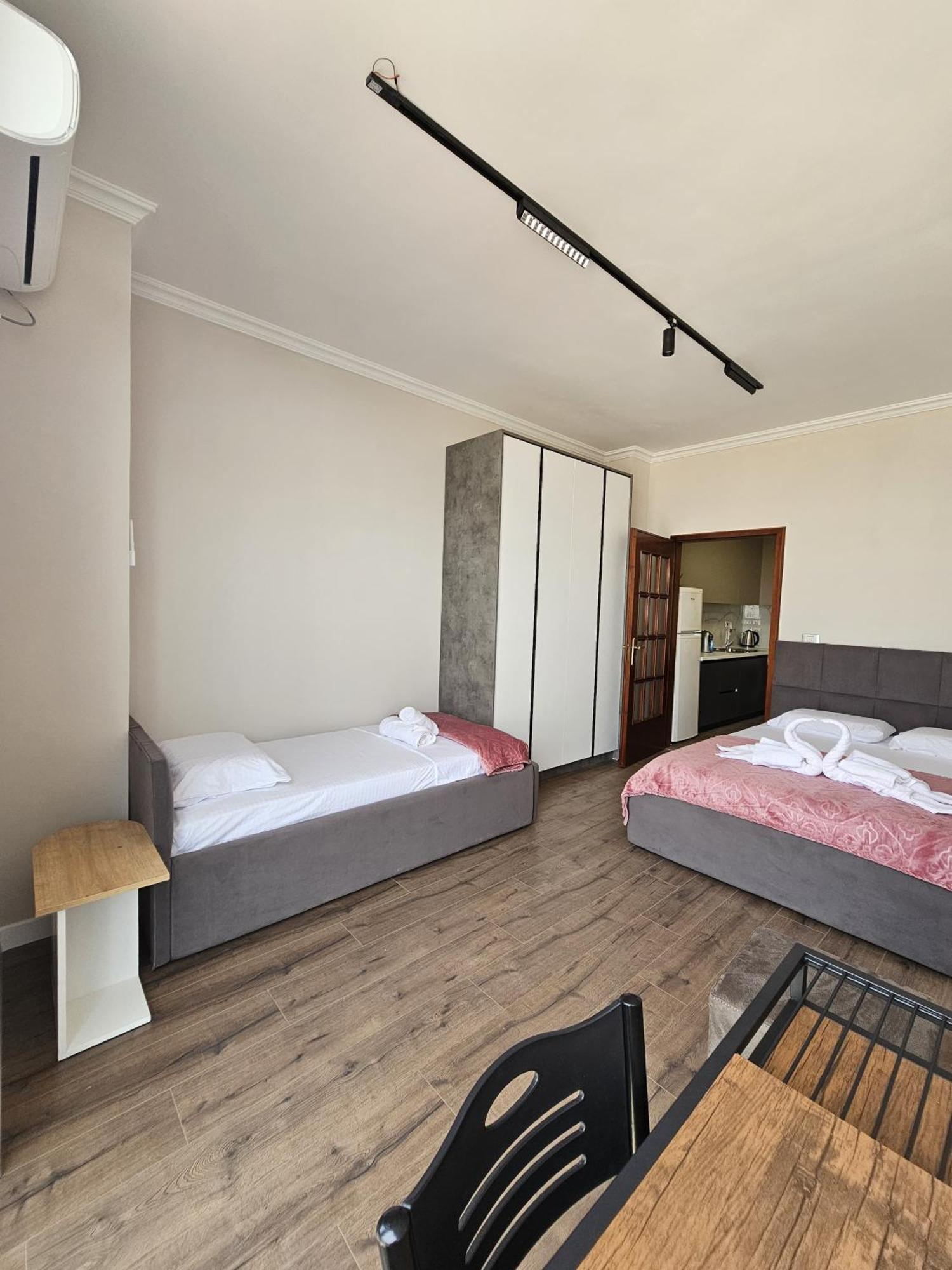 Sky Apartaments City Center Тирана Экстерьер фото