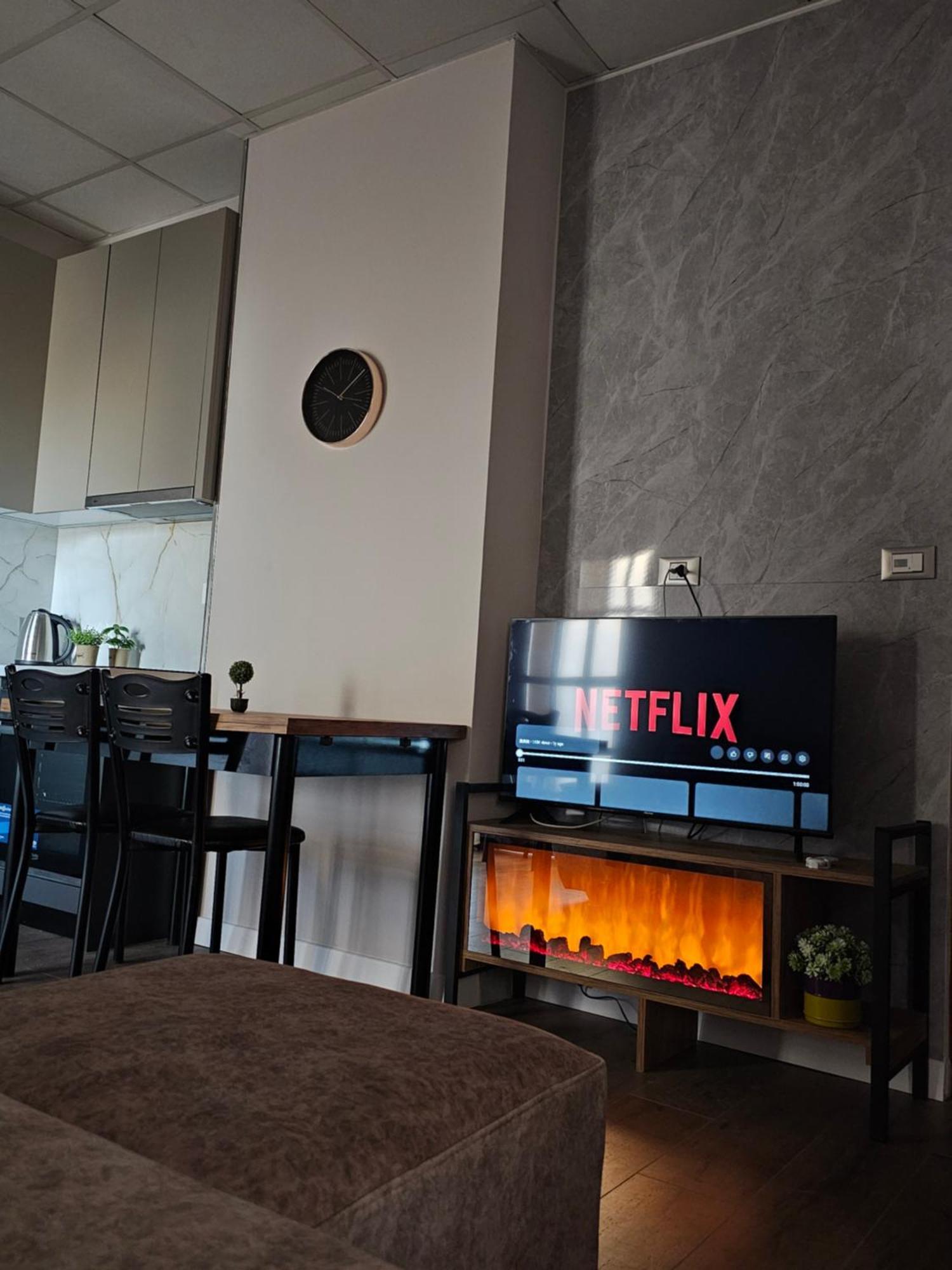 Sky Apartaments City Center Тирана Экстерьер фото