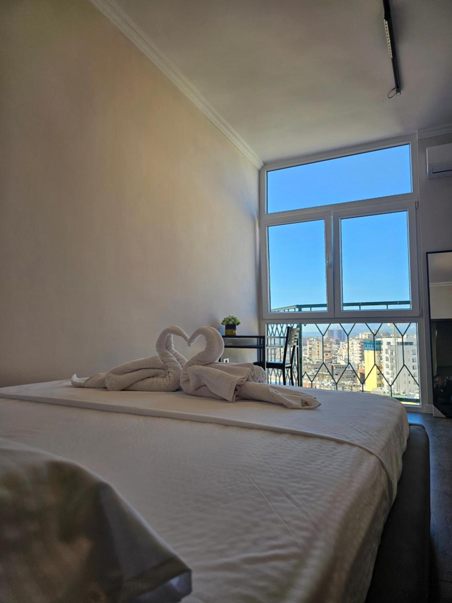Sky Apartaments City Center Тирана Экстерьер фото