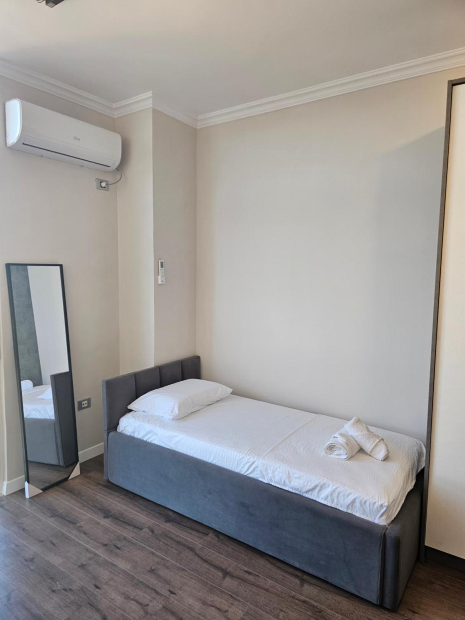 Sky Apartaments City Center Тирана Экстерьер фото