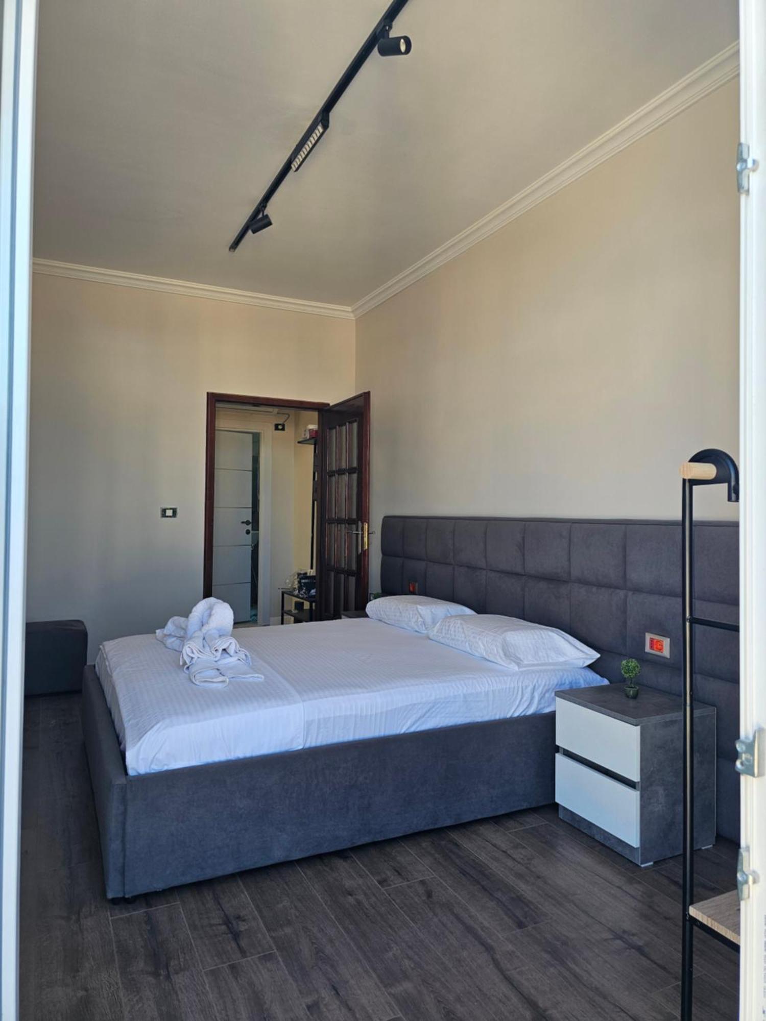Sky Apartaments City Center Тирана Экстерьер фото