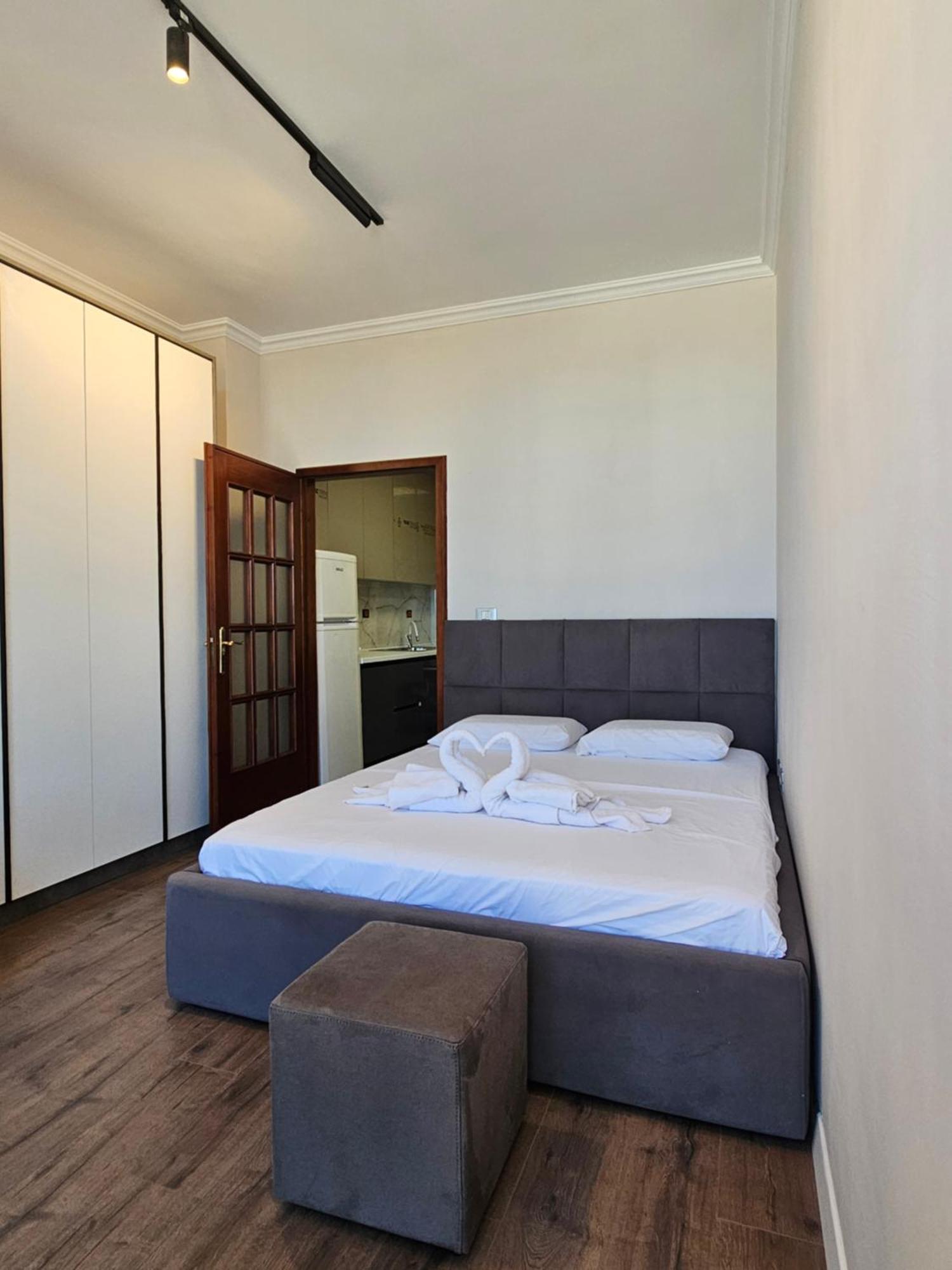 Sky Apartaments City Center Тирана Экстерьер фото