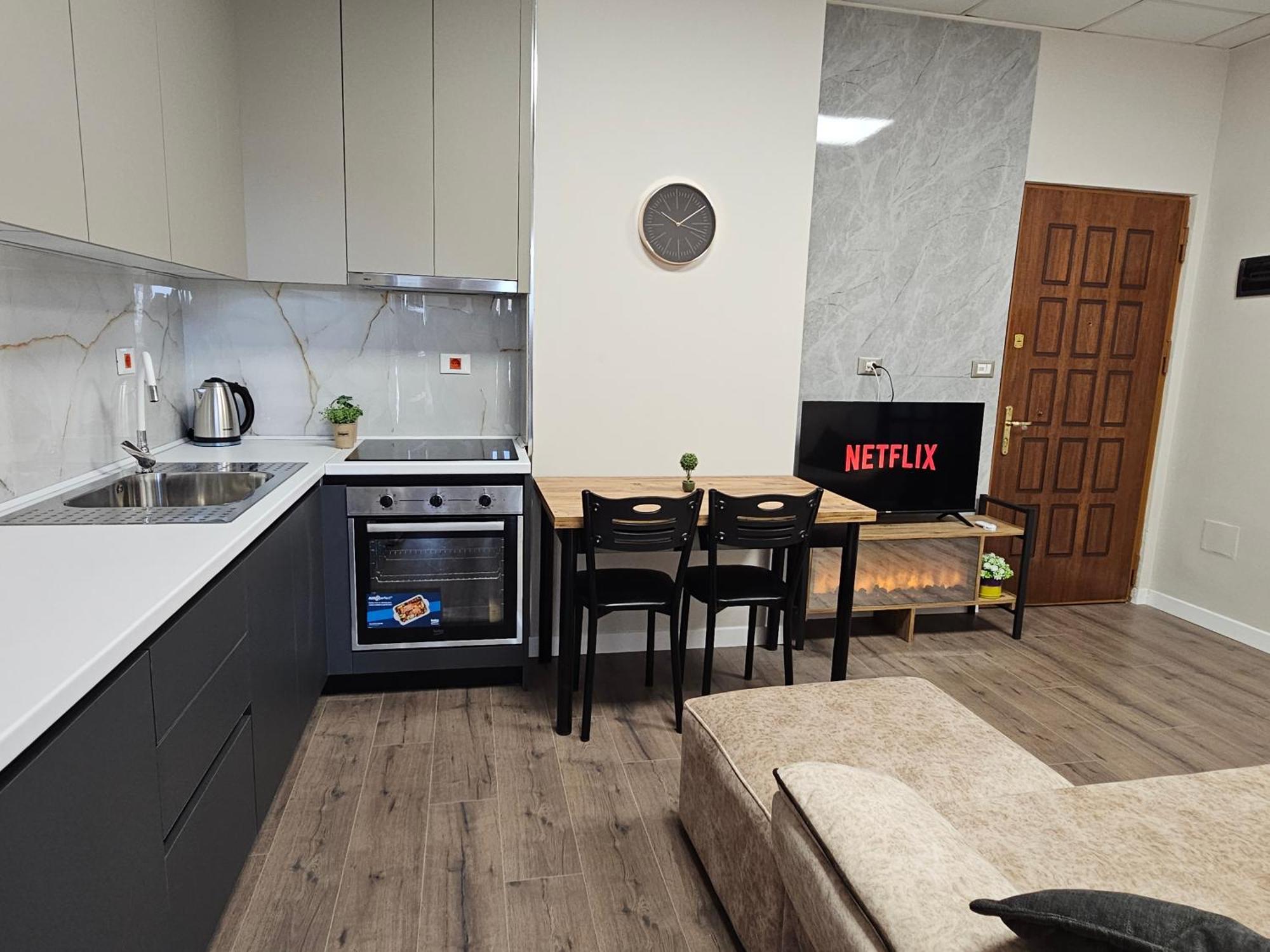 Sky Apartaments City Center Тирана Экстерьер фото
