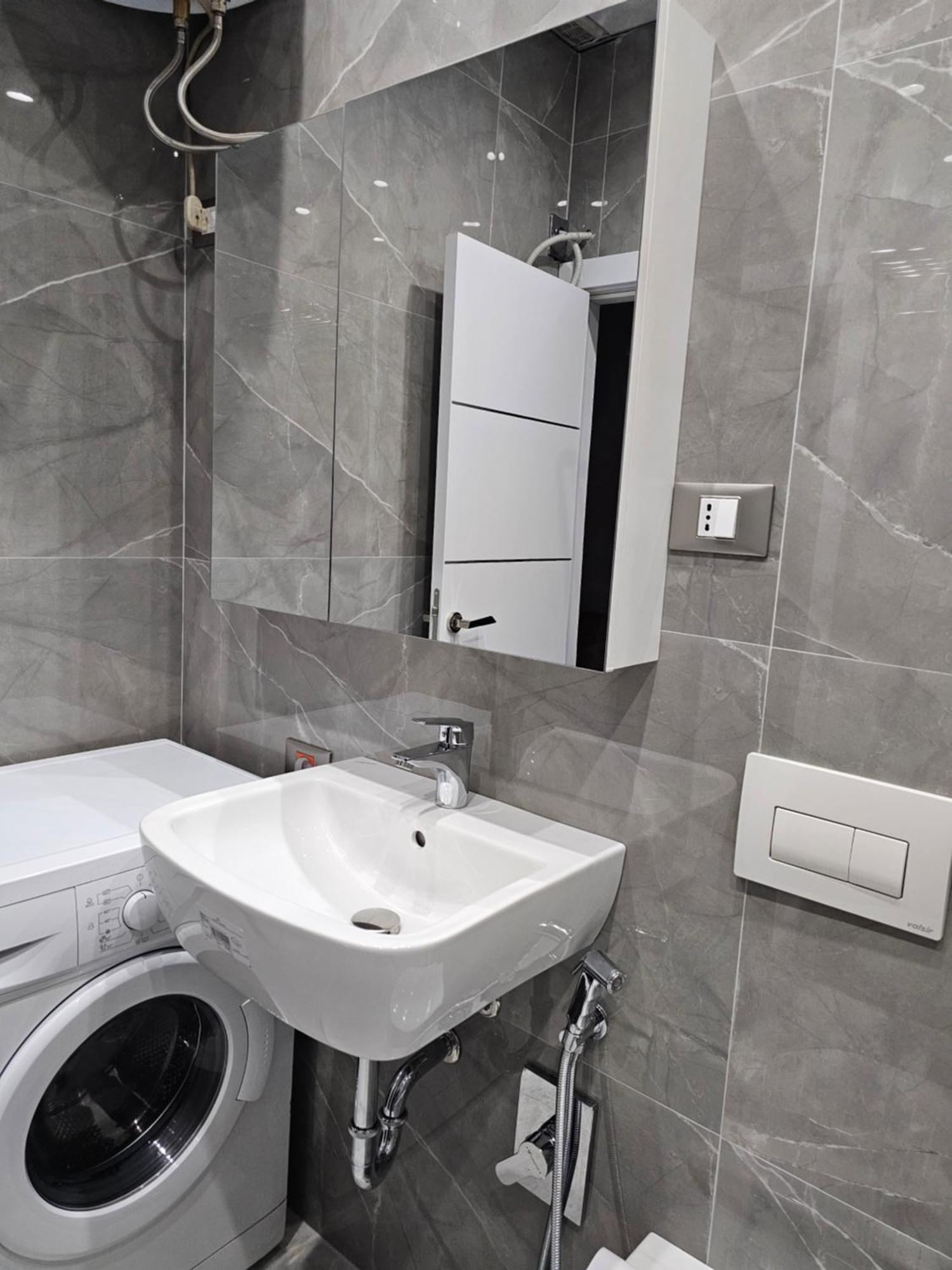 Sky Apartaments City Center Тирана Экстерьер фото